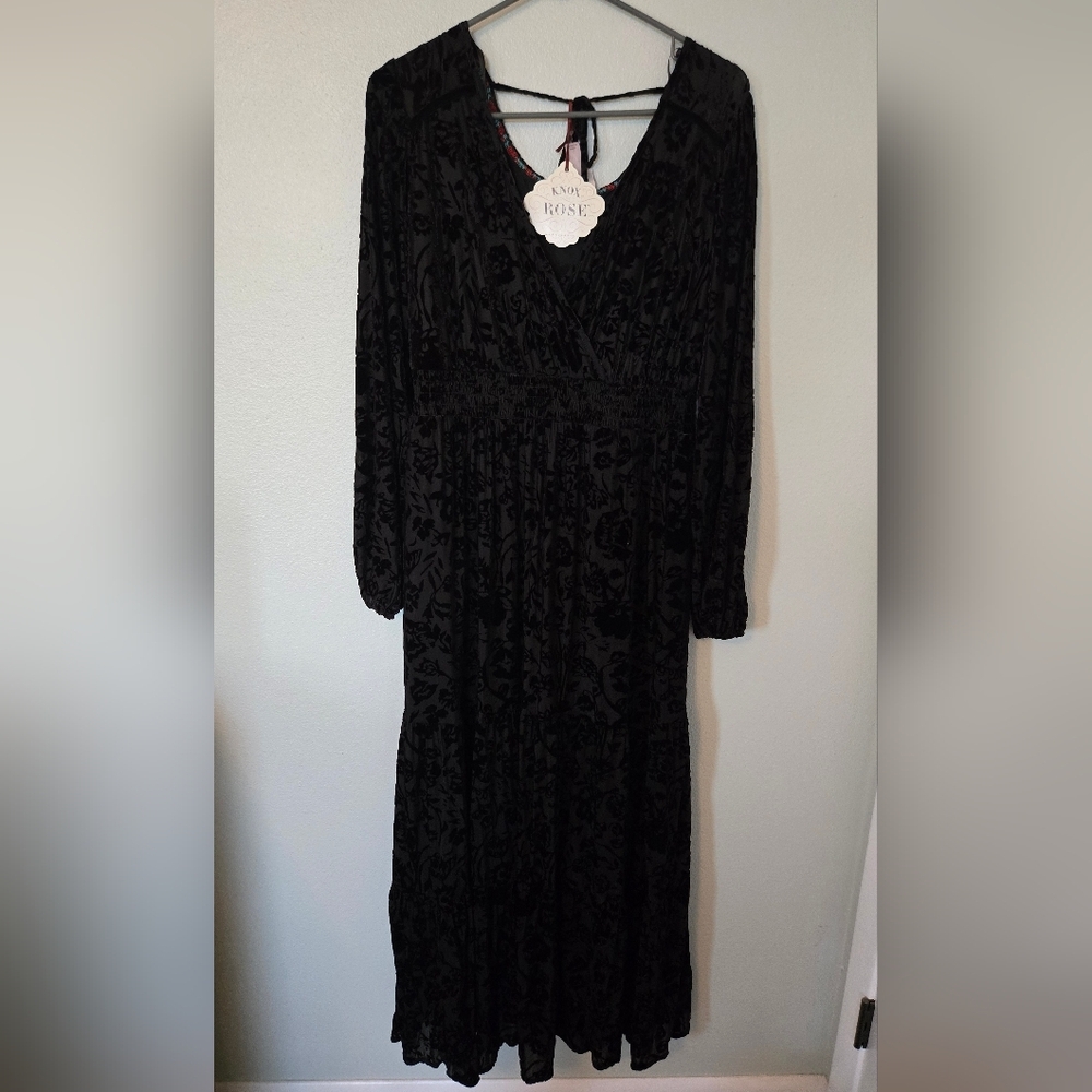 Knox Rose Black Velvet Burnout Maxi Dress
